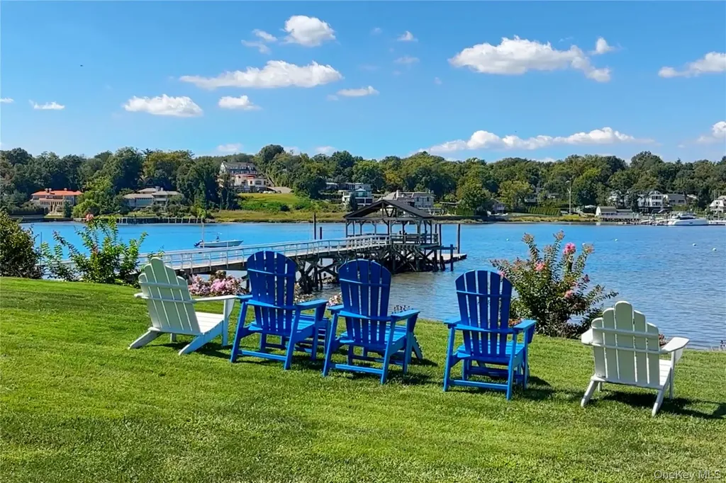 25 West Drive Manhasset NY 11030