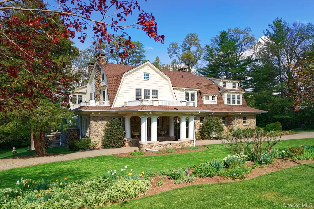 25 West Drive Manhasset NY 11030