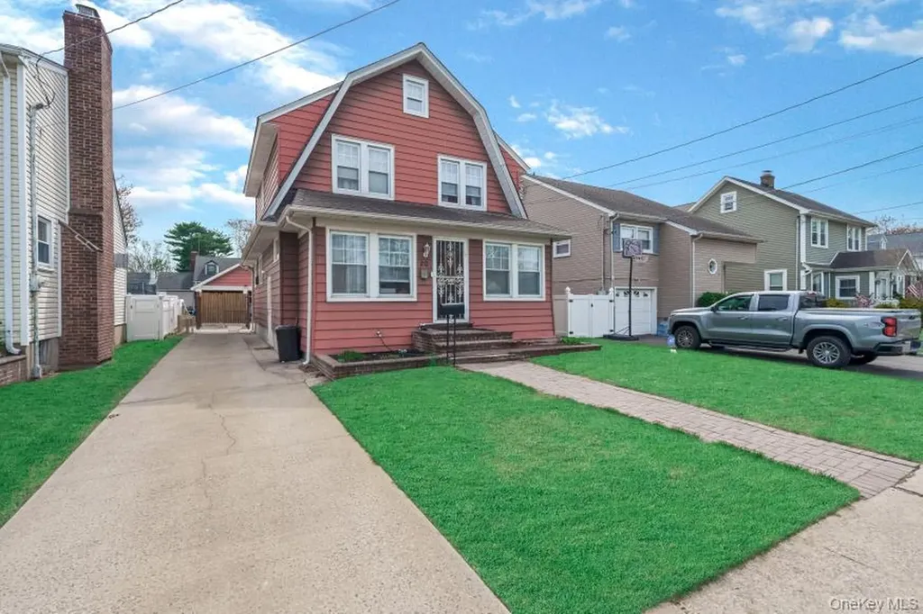 20 Nassau Boulevard Malverne NY 11565