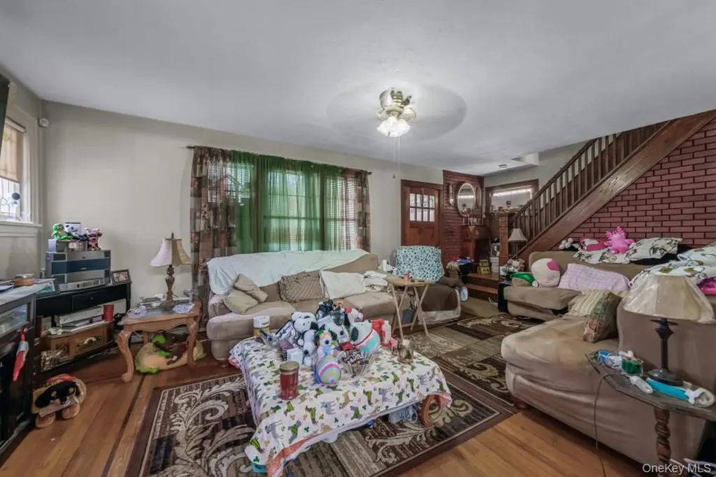 20 Nassau Boulevard Malverne NY 11565