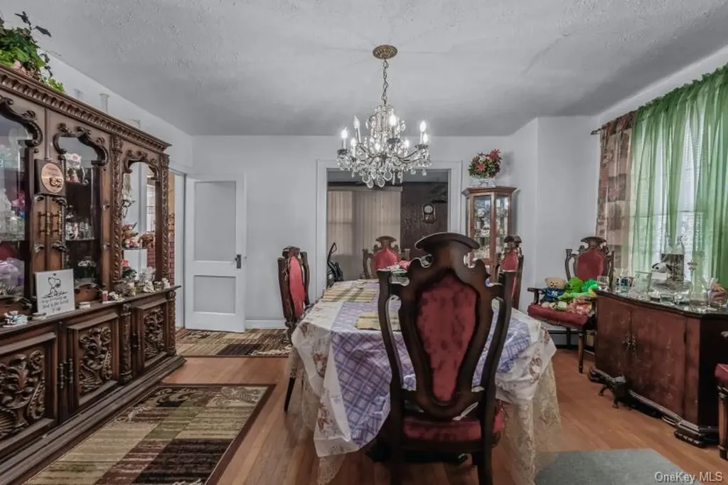 20 Nassau Boulevard Malverne NY 11565