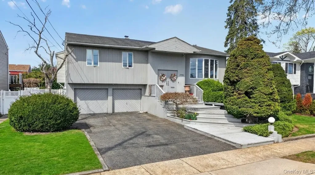 2794 Covered Bridge Road Merrick NY 11566