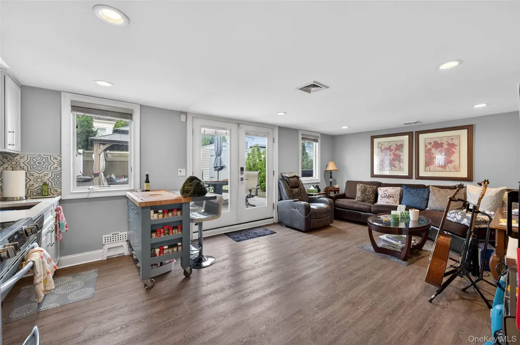 2794 Covered Bridge Road Merrick NY 11566