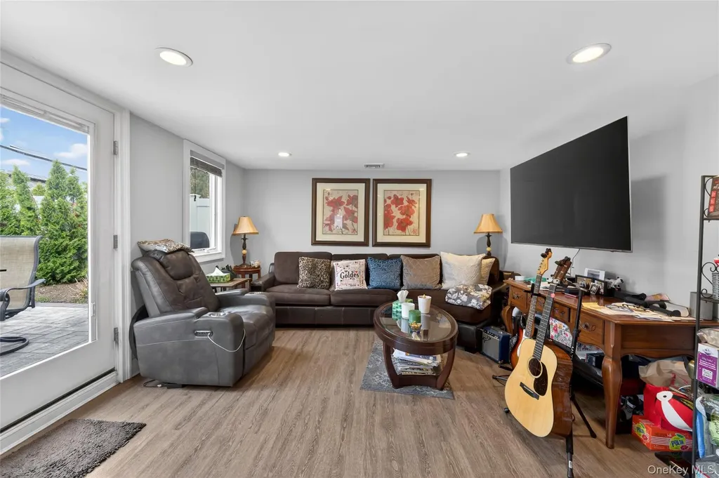 2794 Covered Bridge Road Merrick NY 11566