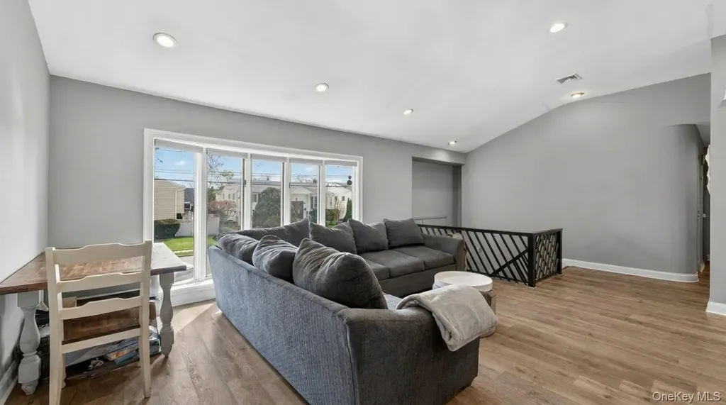 2794 Covered Bridge Road Merrick NY 11566