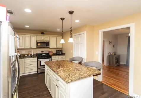 107 Dunthorne Drive Bloomingburg NY 12721