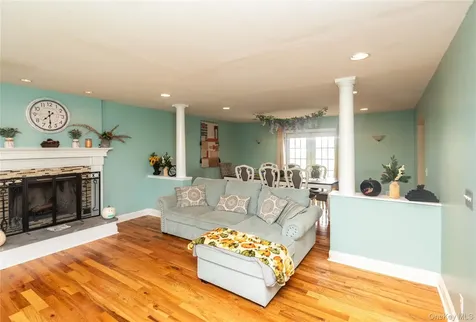 107 Dunthorne Drive Bloomingburg NY 12721