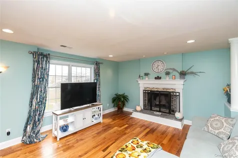 107 Dunthorne Drive Bloomingburg NY 12721