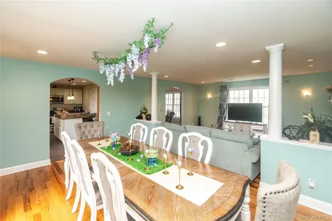 107 Dunthorne Drive Bloomingburg NY 12721
