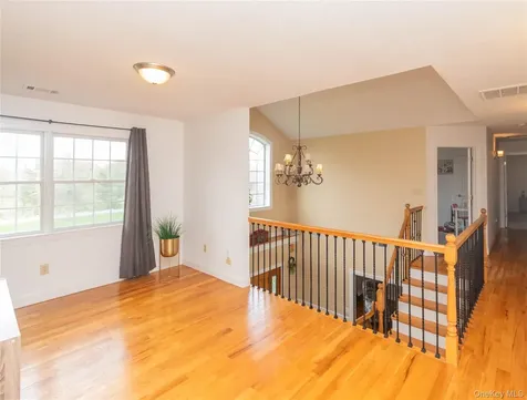 107 Dunthorne Drive Bloomingburg NY 12721