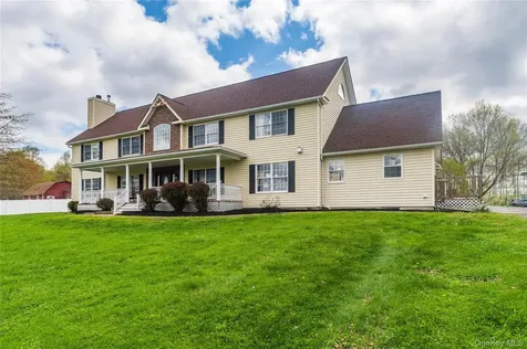 107 Dunthorne Drive Bloomingburg NY 12721