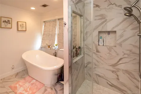 107 Dunthorne Drive Bloomingburg NY 12721