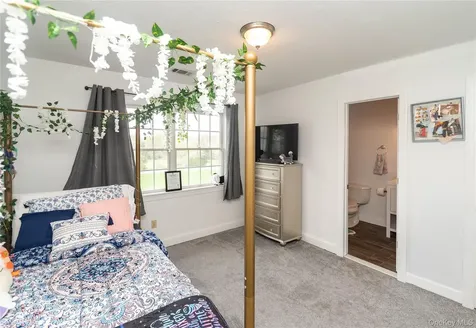 107 Dunthorne Drive Bloomingburg NY 12721
