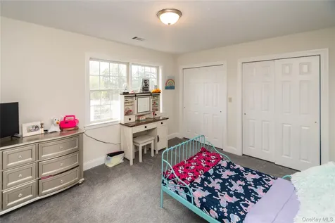 107 Dunthorne Drive Bloomingburg NY 12721