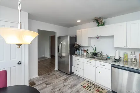 107 Dunthorne Drive Bloomingburg NY 12721