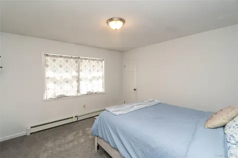 107 Dunthorne Drive Bloomingburg NY 12721