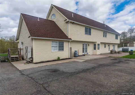 107 Dunthorne Drive Bloomingburg NY 12721