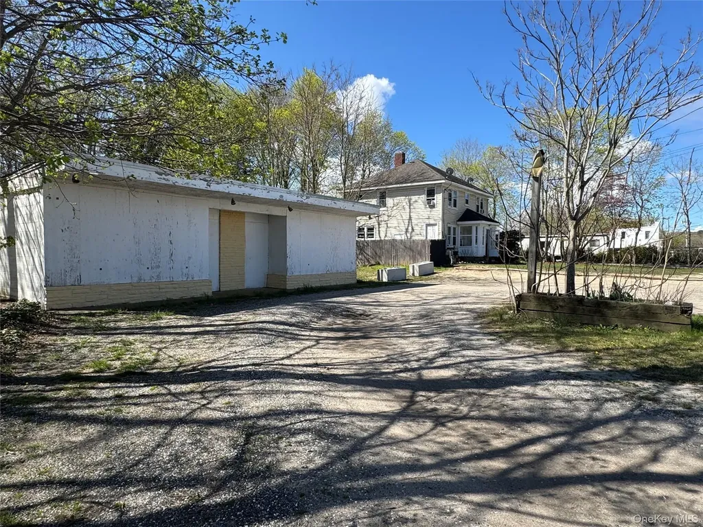 849-853 W Main Street Riverhead NY 11901