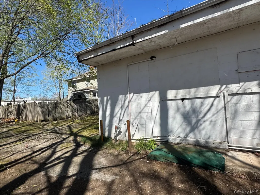 849-853 W Main Street Riverhead NY 11901