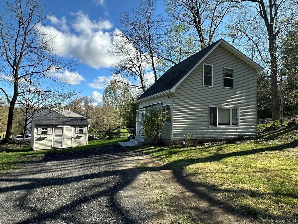 11 Upper Hillman Road Warwick NY 10990