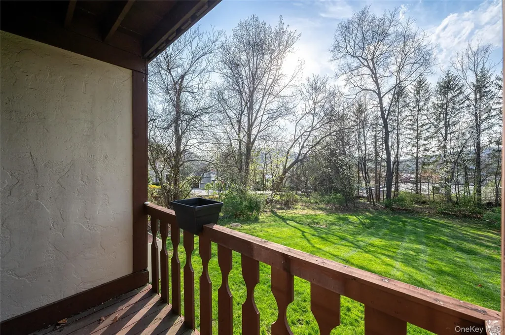 33 Foxwood Circle Mount Kisco NY 10549