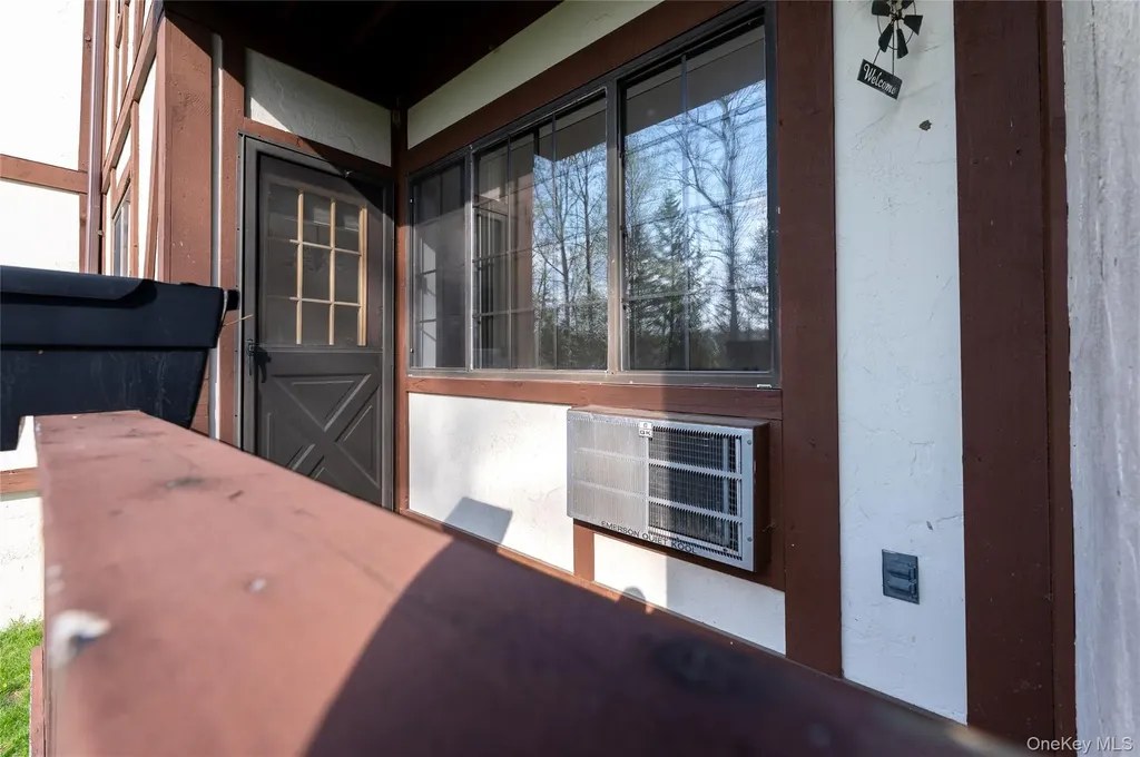 33 Foxwood Circle Mount Kisco NY 10549