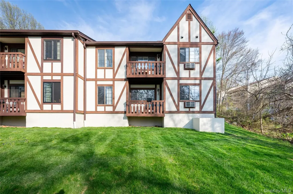 33 Foxwood Circle Mount Kisco NY 10549