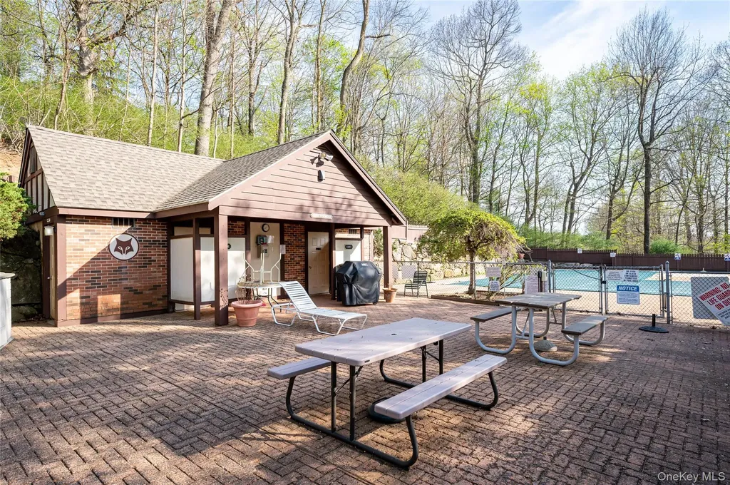 33 Foxwood Circle Mount Kisco NY 10549