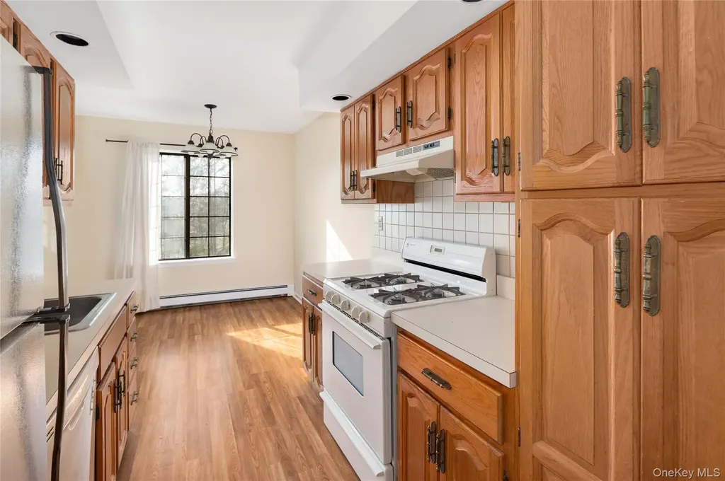 33 Foxwood Circle Mount Kisco NY 10549