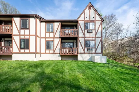 33 Foxwood Circle Mount Kisco NY 10549