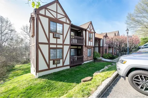 33 Foxwood Circle Mount Kisco NY 10549