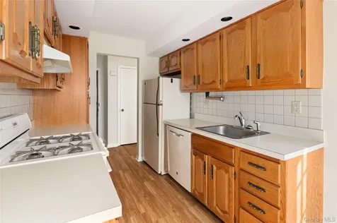 33 Foxwood Circle Mount Kisco NY 10549