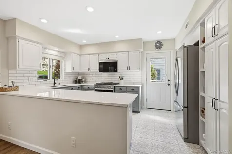 47 Valley View Terrace Mount Kisco NY 10549