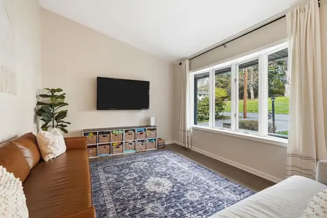 47 Valley View Terrace Mount Kisco NY 10549
