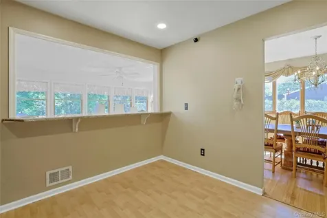 21 Kreuz Drive West Nyack NY 10994