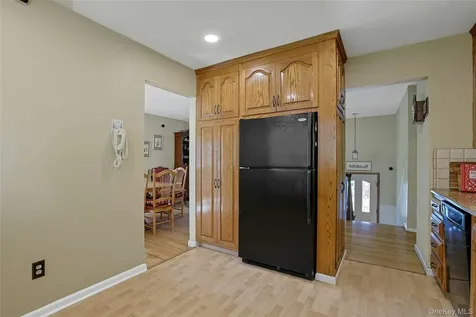 21 Kreuz Drive West Nyack NY 10994
