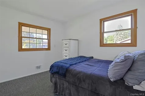 21 Kreuz Drive West Nyack NY 10994