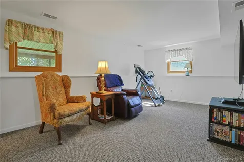 21 Kreuz Drive West Nyack NY 10994