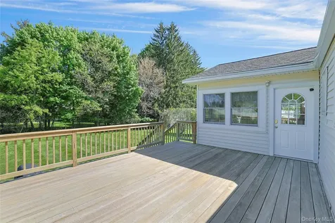 21 Kreuz Drive West Nyack NY 10994