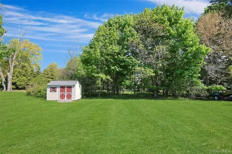 21 Kreuz Drive West Nyack NY 10994