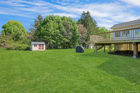 21 Kreuz Drive West Nyack NY 10994