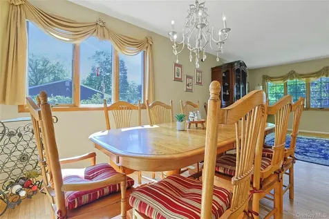 21 Kreuz Drive West Nyack NY 10994