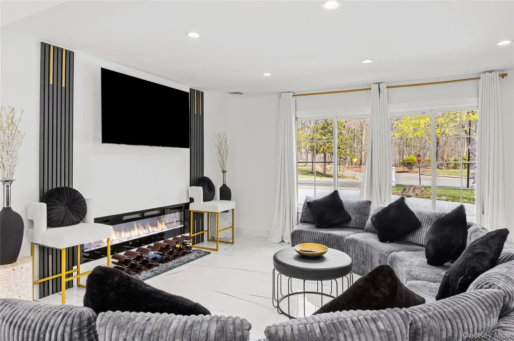 2 Grove Avenue Coram NY 11727