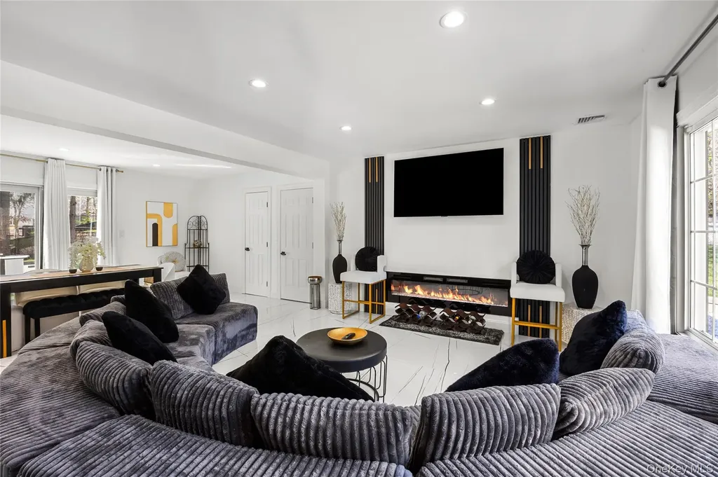 2 Grove Avenue Coram NY 11727