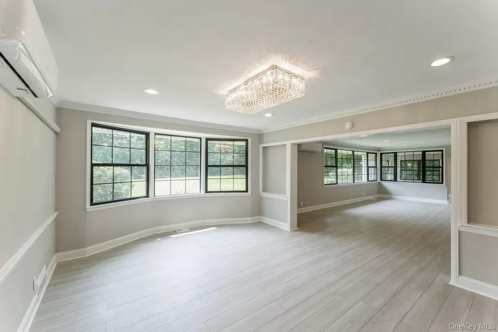 2 Foxwood Road Kings Point NY 11024