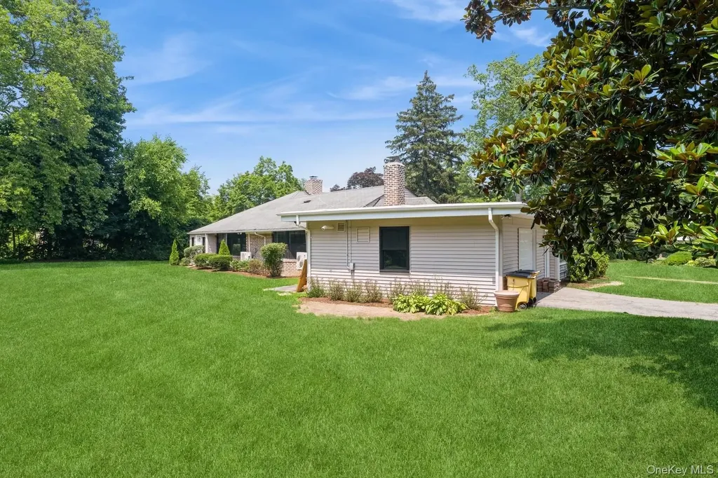 2 Foxwood Road Kings Point NY 11024