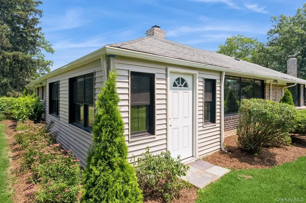 2 Foxwood Road Kings Point NY 11024