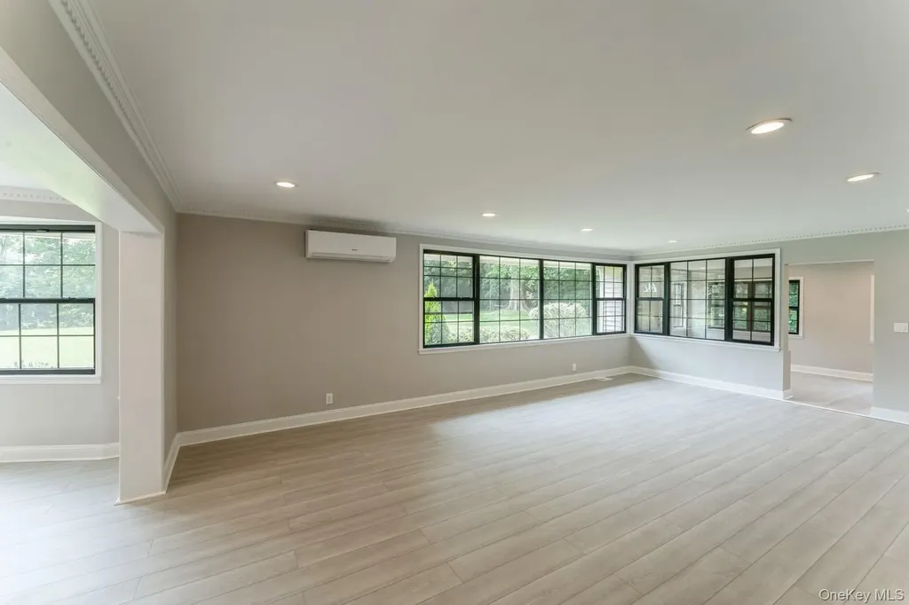 2 Foxwood Road Kings Point NY 11024