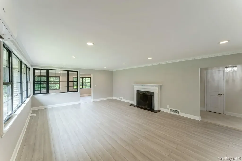 2 Foxwood Road Kings Point NY 11024
