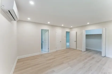 2 Foxwood Road Kings Point NY 11024